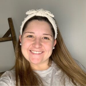 Treasure Jewels Elegant Cream Pearl-Embellished Headband